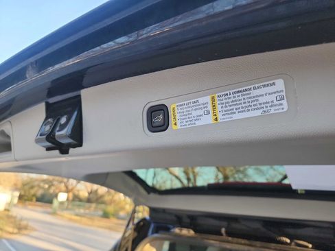 Used 2007 Chevrolet Suburban LTZ w/ LTZ Preferred Equipment Group image 32