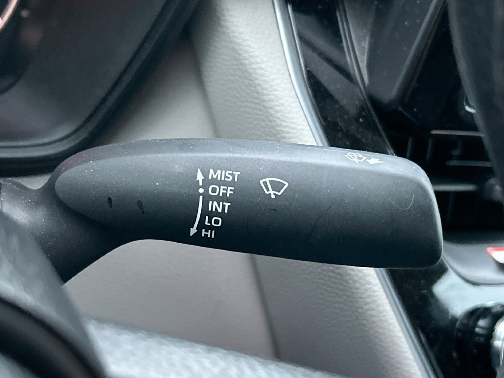 Used 2025 Toyota Corolla LE FWD image 18