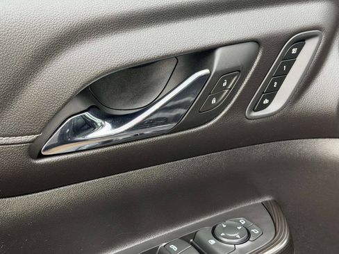 Used 2019 GMC Acadia SLT w/ LPO, Floor Liner Package image 17