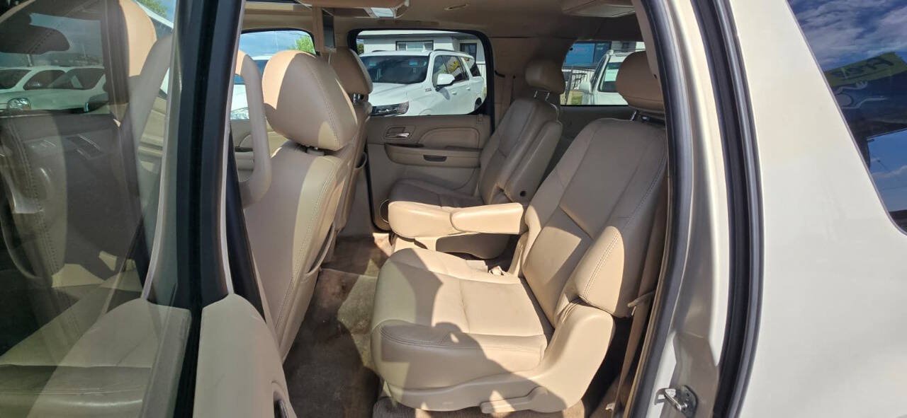 Used 2009 Cadillac Escalade ESV AWD image 13