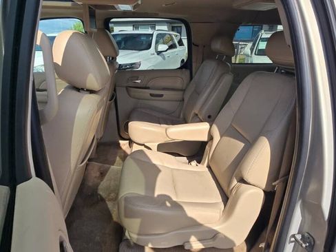 Used 2009 Cadillac Escalade ESV AWD image 13