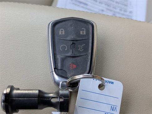 Used 2017 Cadillac XT5 FWD image 34