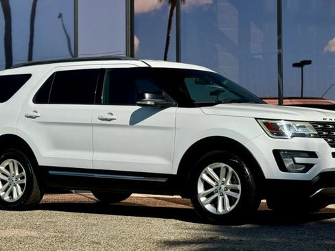 Used 2017 Ford Explorer XLT w/ Equipment Group 201A image 14