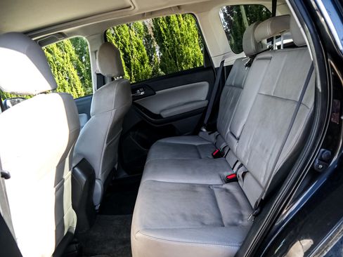 Used 2015 Subaru Forester 2.5i Limited w/ Protection Package #2 image 8