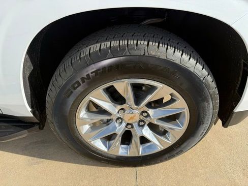 New 2026 Chevrolet Suburban Premier RWD image 4