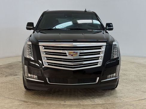 Used 2020 Cadillac Escalade Platinum RWD image 6