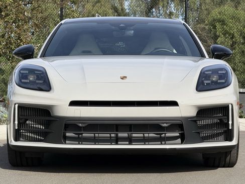 Certified 2026 Porsche Panamera image 10