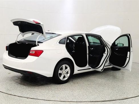 Used 2024 Chevrolet Malibu LT image 12