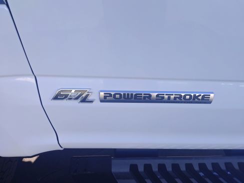 Used 2019 Ford F250 Lariat w/ Lariat Ultimate Package AWD/4WD image 8