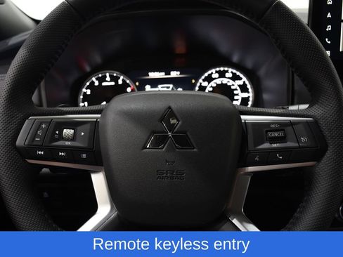 New 2026 Mitsubishi Outlander LE AWD/4WD image 10