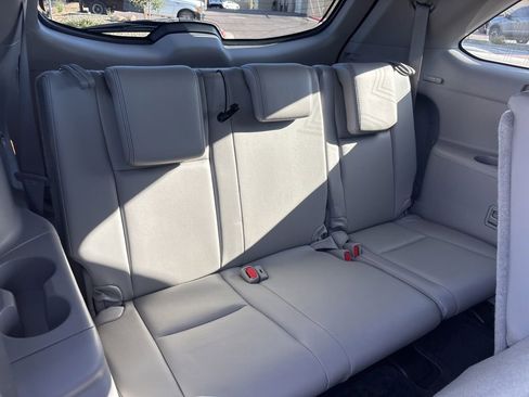 Used 2017 Toyota Highlander XLE w/ Carpet Mat Package AWD/4WD image 17