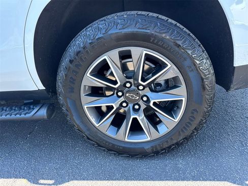Certified 2023 Chevrolet Tahoe Z71 w/ Luxury Package image 21