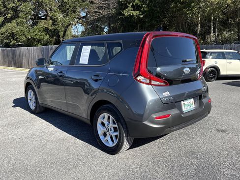 Used 2020 Kia Soul S image 3