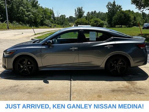 Certified 2024 Nissan Sentra SR FWD image 6