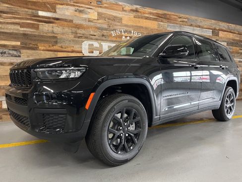 New 2025 Jeep Grand Cherokee L Altitude image 13