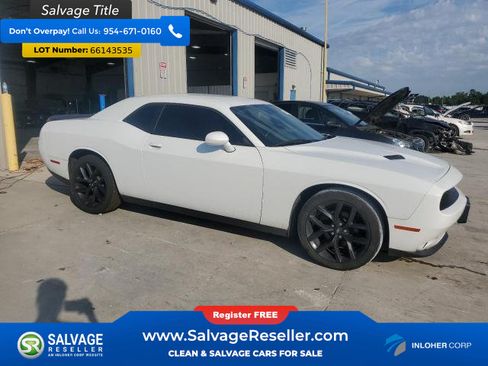 Used 2020 Dodge Challenger SXT w/ Blacktop Package RWD image 5