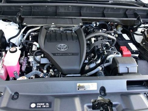 Certified 2023 Toyota Highlander XLE image 38