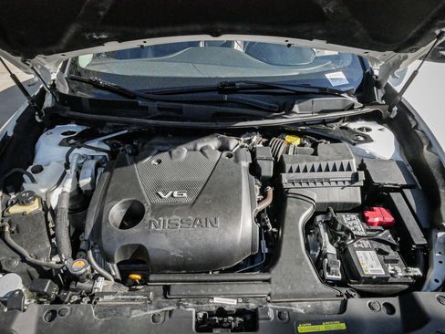 Used 2023 Nissan Maxima SL FWD image 34