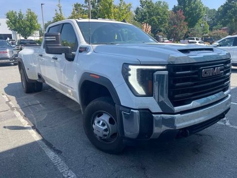 Used 2026 GMC Sierra 3500 Pro w/ Convenience Package AWD/4WD image 3