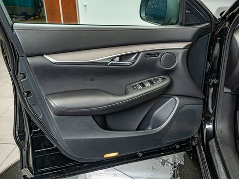 Used 2023 INFINITI QX50 Luxe AWD/4WD image 19