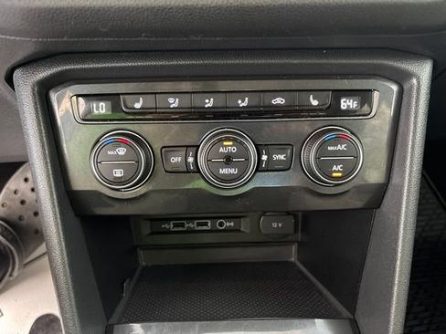 Used 2018 Volkswagen Tiguan SE w/ 3rd Row Seat Package AWD/4WD image 6