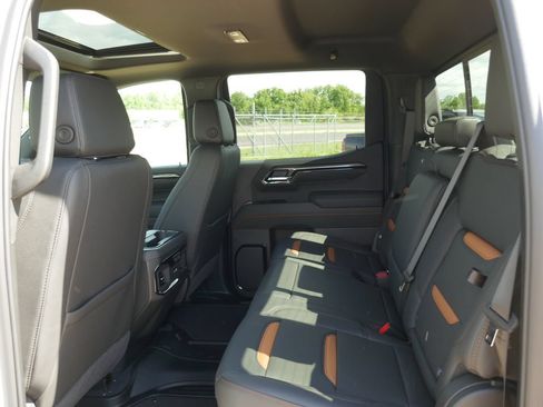 New 2026 GMC Sierra 1500 AT4 w/ AT4 Premium Package AWD/4WD image 17