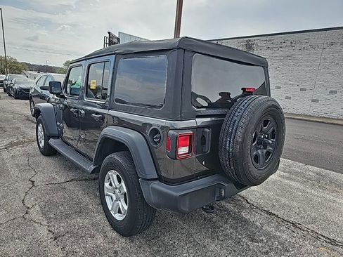 Used 2018 Jeep Wrangler Unlimited Sport S image 9