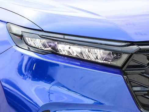 Used 2025 Honda CR-V Sport Touring image 4