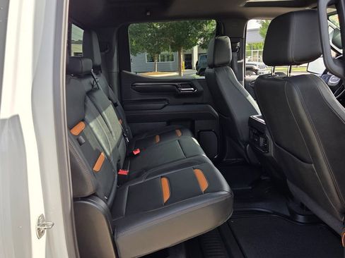 Used 2023 GMC Sierra 1500 AT4 w/ AT4 Premium Package AWD/4WD image 16