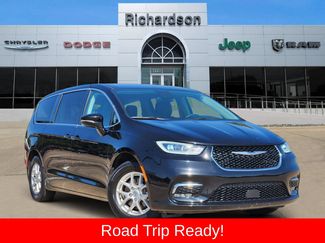 Used 2024 Chrysler Pacifica Touring-L FWD video 1