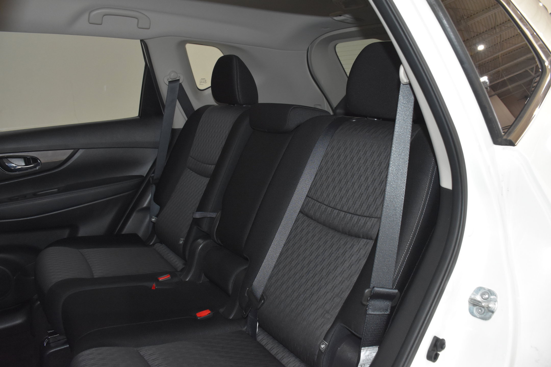 Used 2019 Nissan Rogue SV AWD/4WD image 30