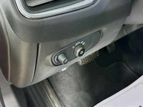 Used 2019 Chevrolet Equinox LT image 11