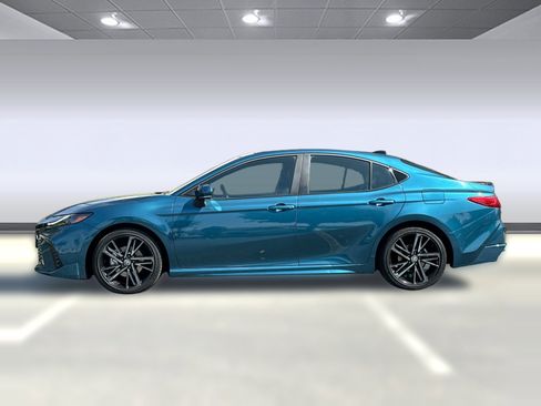 Used 2025 Toyota Camry XSE image 2