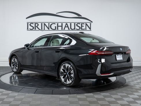 New 2026 BMW 530i xDrive w/ Premium Package image 7