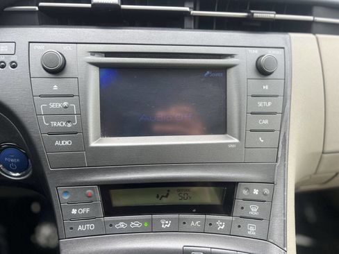 Used 2012 Toyota Prius Two image 9