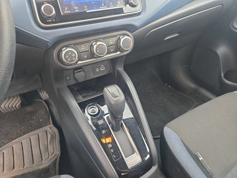 Used 2025 Nissan Versa SV FWD image 13