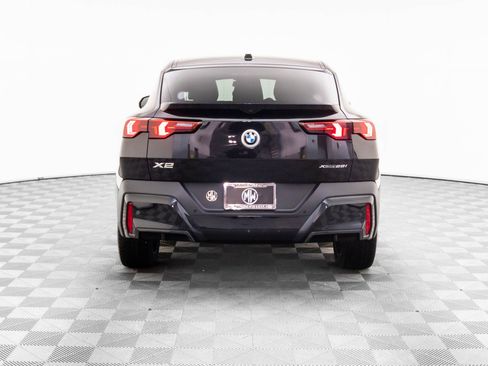 Certified 2025 BMW X2 xDrive28i w/ Premium Package image 4