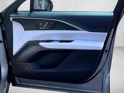 Used 2025 Cadillac Lyriq Luxury RWD image 19