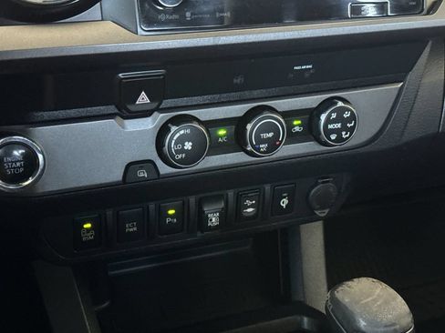 Used 2019 Toyota Tacoma TRD Sport w/ Technology Package RWD image 18