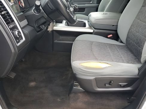 Used 2018 RAM 3500 Lone Star image 32