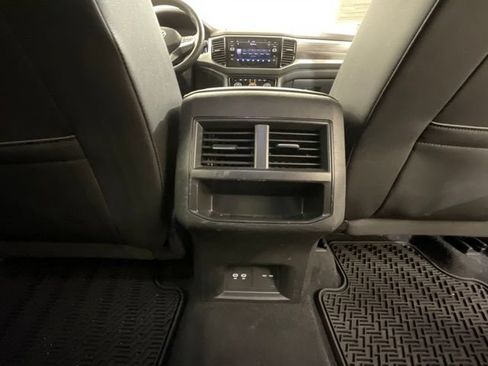 Used 2023 Volkswagen Atlas Cross Sport SE FWD image 26