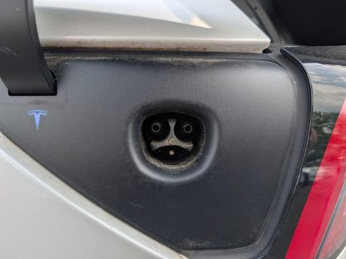 Used 2023 Tesla Model Y Performance AWD/4WD image 7