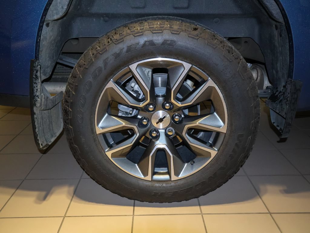Used 2024 Chevrolet Silverado 1500 RST w/ Z71 Off-Road Package AWD/4WD image 30