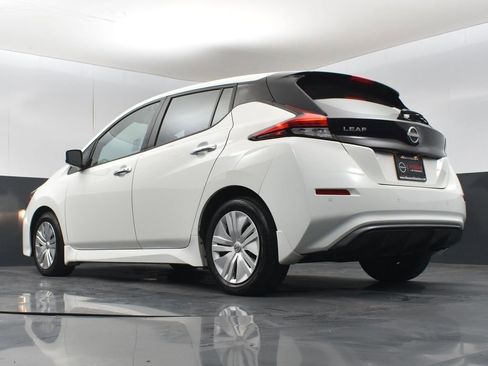 Used 2024 Nissan Leaf S image 40