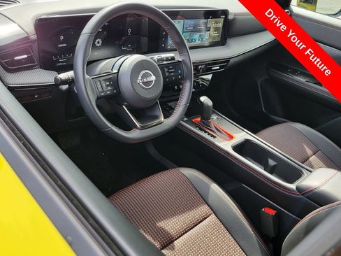 Used 2025 Nissan Kicks SR AWD/4WD image 5