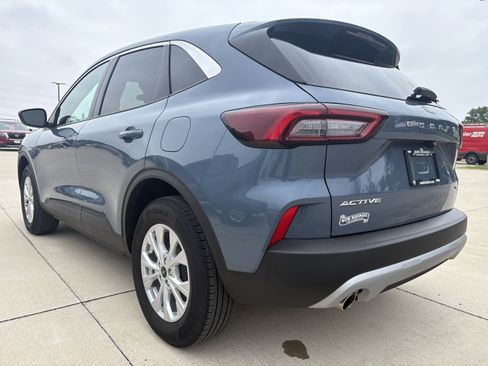 Used 2024 Ford Escape Active AWD/4WD image 4
