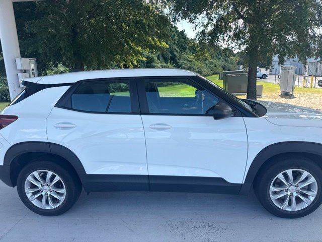 Used 2022 Chevrolet TrailBlazer LS FWD image 2