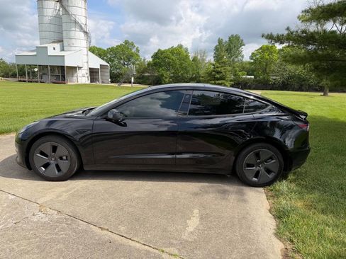 Used 2022 Tesla Model 3 Standard Range RWD image 7