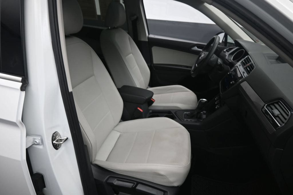 Used 2020 Volkswagen Tiguan SE FWD image 31