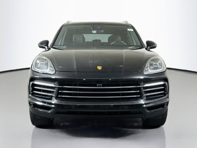 Used 2023 Porsche Cayenne w/ Premium Package AWD/4WD image 2